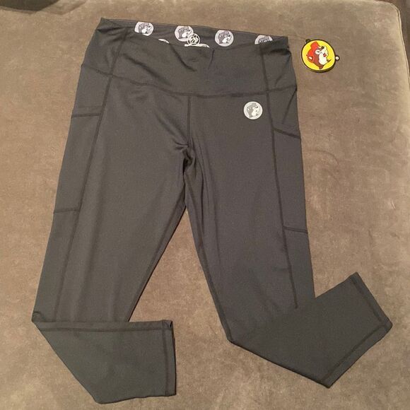 Women’s Buc-ee’s Black Capri Yoga Pants Leggings Size Large NWT - Picture 1 of 10